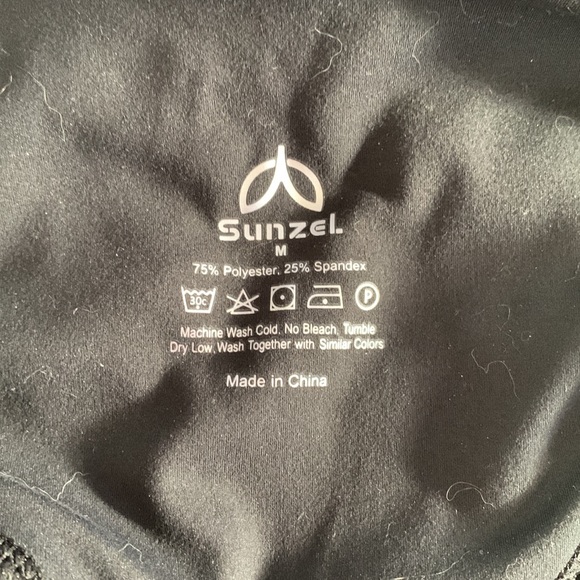 3/$15! Sunzel  Women’s Buttery Soft Leggings. Size M - Picture 5 of 5